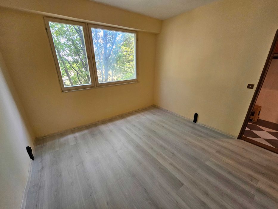 Дава се под наем Двустаен апартамент в Разград, Орел - 58 кв.м за 204 € - Снимка #3