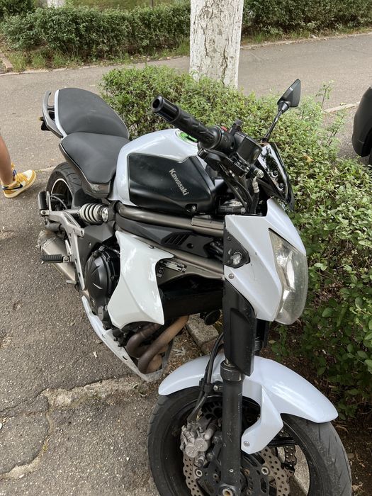 Vand Kawasaki ER-6N limitat A2 Pitesti • OLX.ro