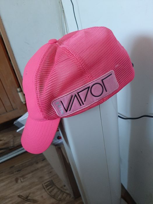 Nike шапка с козирка/фуксия/