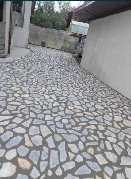 Placări și Pavaje cu Piatră Naturală