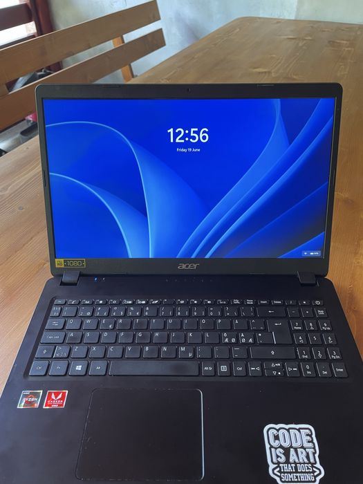 Acer Aspire A315, Procesor Ryzen 5, 12 g  ram, ssd , baterie buna