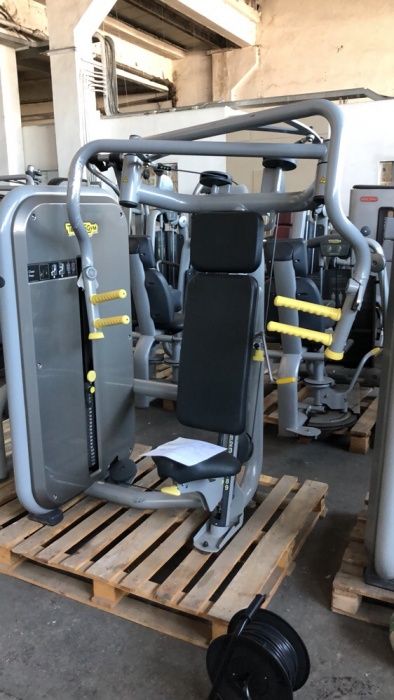 Depozit aparate fitness technogym