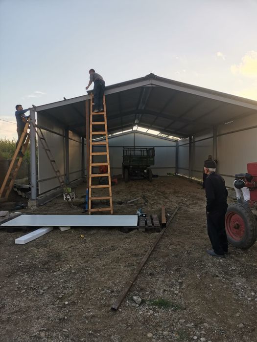 Vand hala pe structura metalica destinata pentru servicie auto,stație