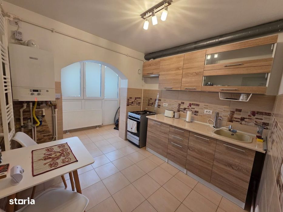 2 camere, decomandat, str. Cuza Voda, etaj 2, mobilat, utilat