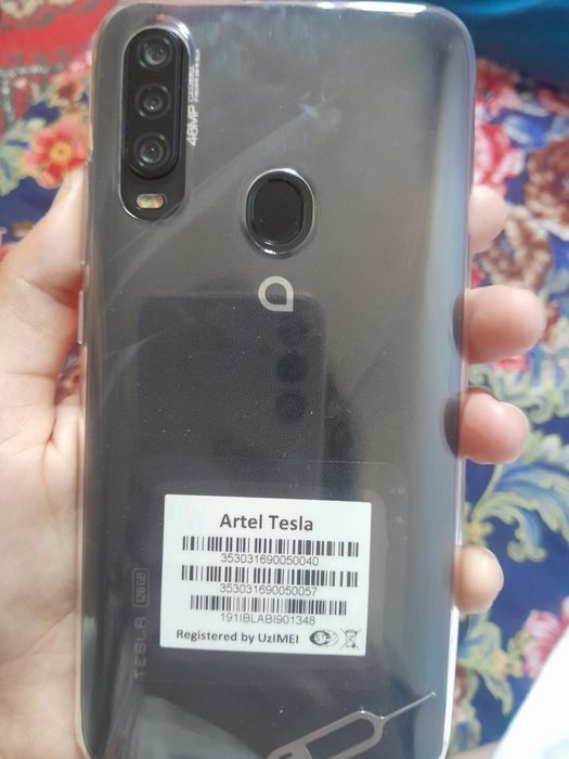 Telefon Artel yangii karobka