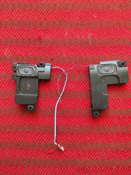 Mini boxe pentru laptopuri