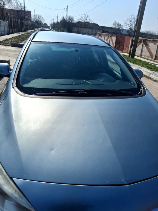 Opel  astra j anul 2012