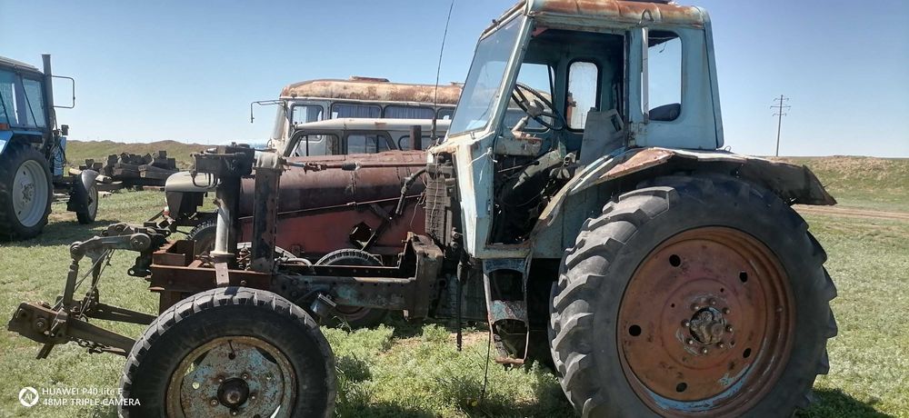 Продам трактор без двигателя