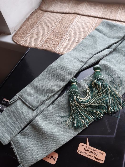 продам зеленый ламбрекен