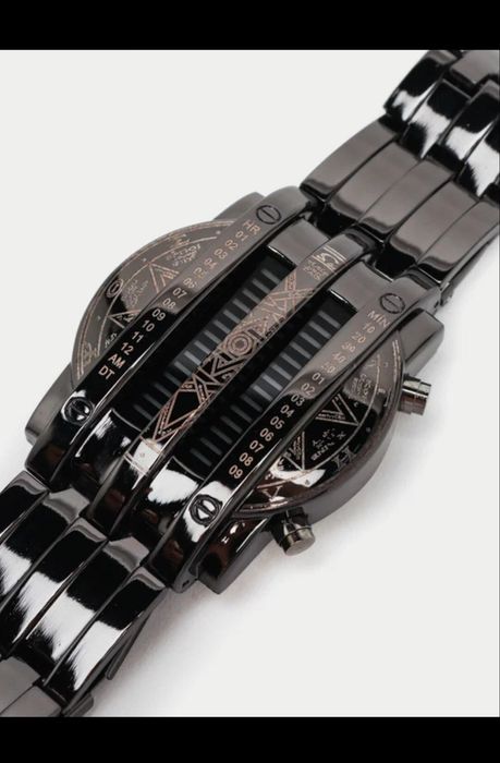 Yangi buyurtma asosida olib kelingan yangi soat