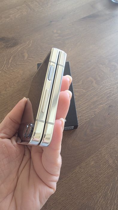 Samsung Galaxy Z Flip 5