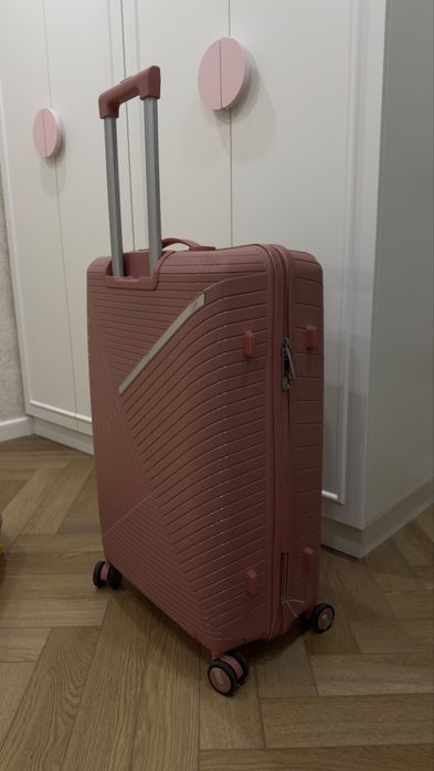 Чемодан размер L за 12 000