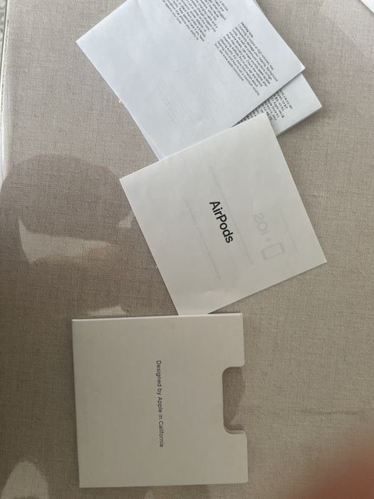 Продам AIRPODS 1 original