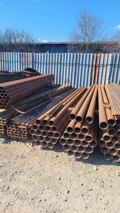 Vând teava metalică