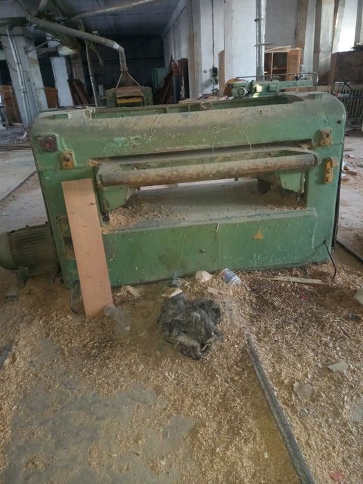 Столярные станки и бункер