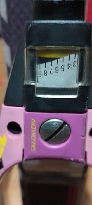 Продавам  запазени ски