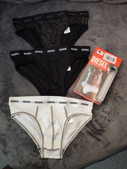 Calvin Klein set 3 chiloți bărbătești alb-negru-negru cu model L noi