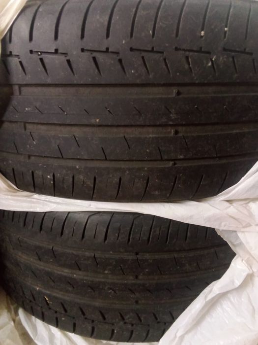 Продам летние шины 235/45/18