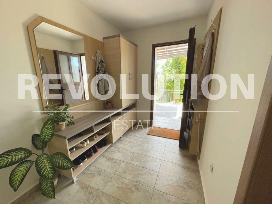 Дава се под наем Къща в Варна, м-т Св. Никола - 110 кв.м за 950 € - Снимка #9