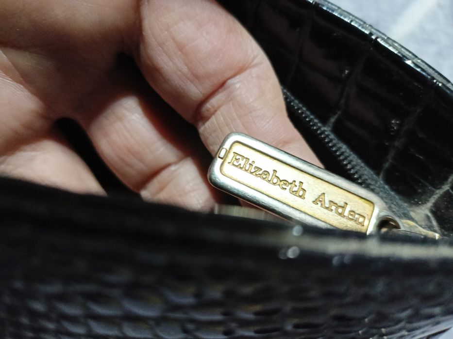 Косметички , кошелёк , и пинал