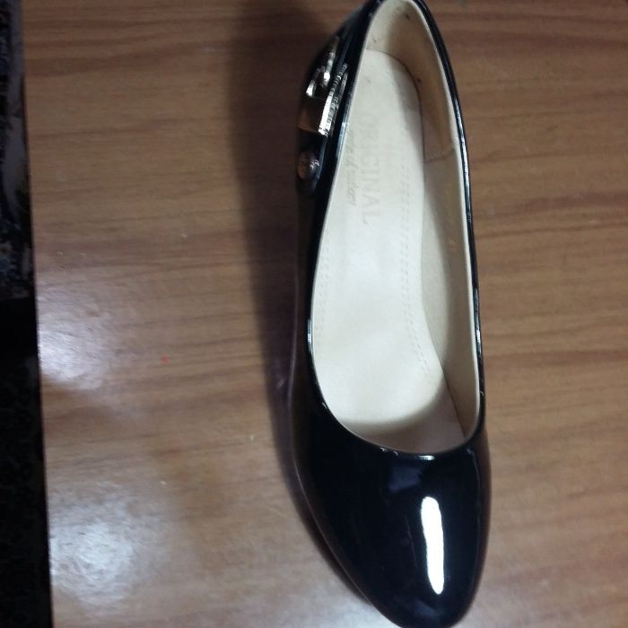 Туфли женские. Новые. Размер 39-40