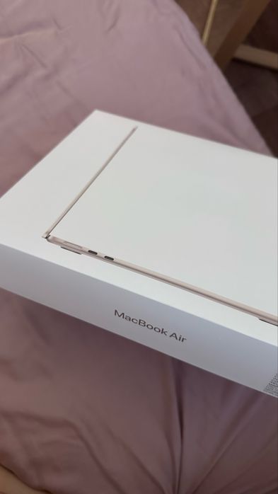 Macbook air M4 256 gb starlight