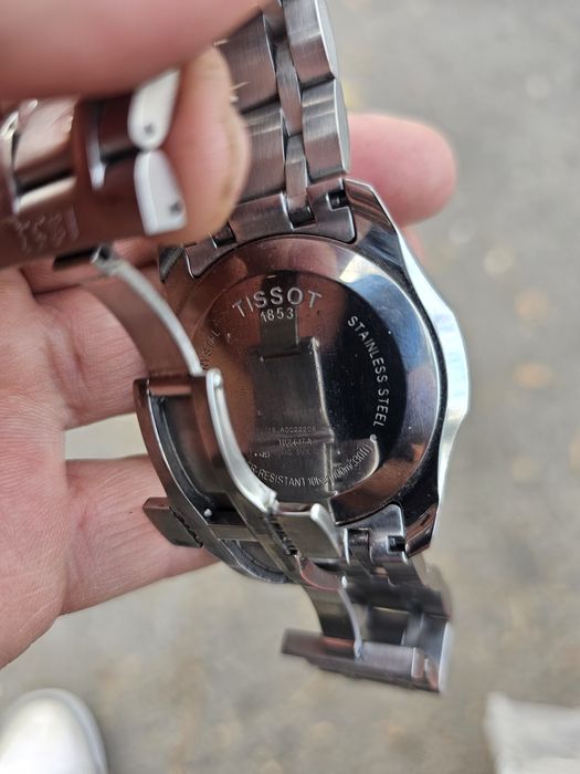 Продаются оригинальные кварцевые часы TISSOT