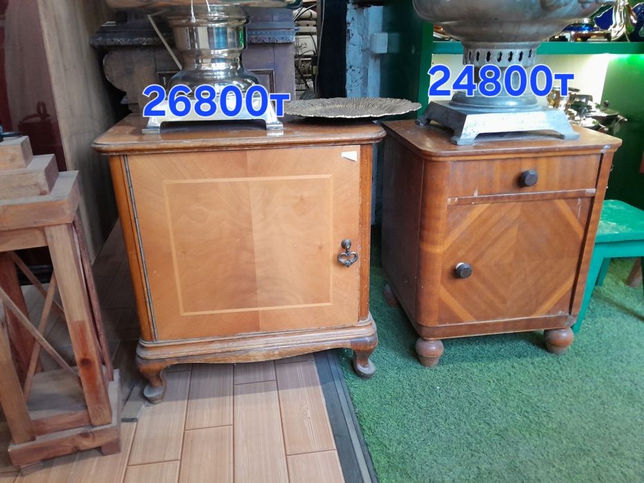 Тумбочки деревянные. Ретро.