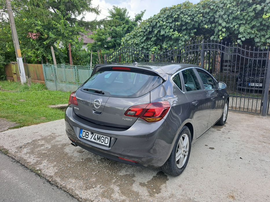 De vanzare Opel Astra j 1.4 turbo