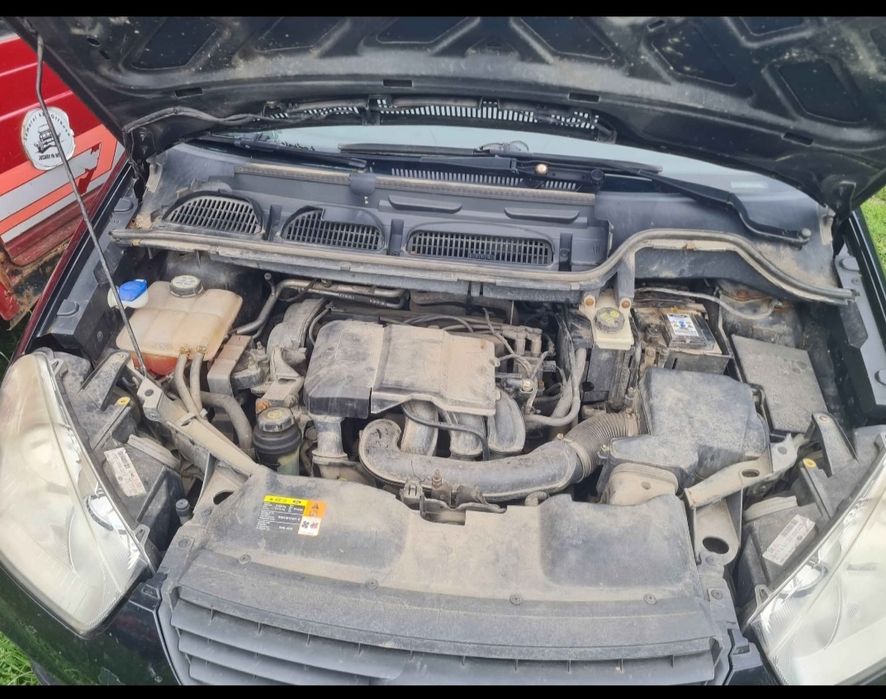 Dezmembrez Ford C-max 1.6 16v