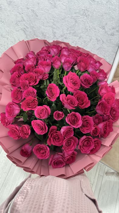 Свежий 101 роза гүлдер