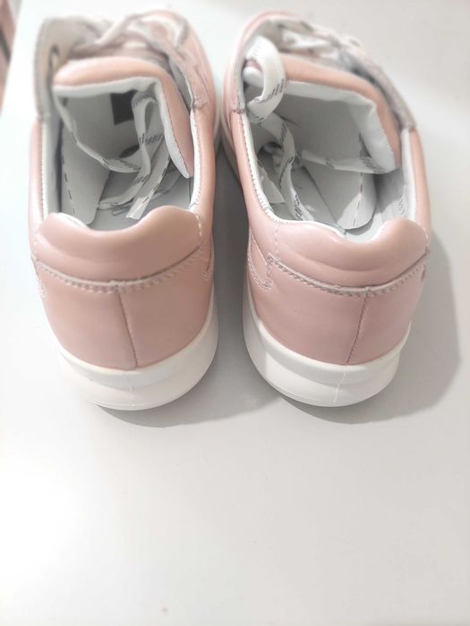 Продам женские кожаные ботинки MARKO