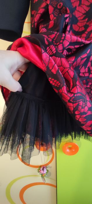 Продам платье  на  девочку