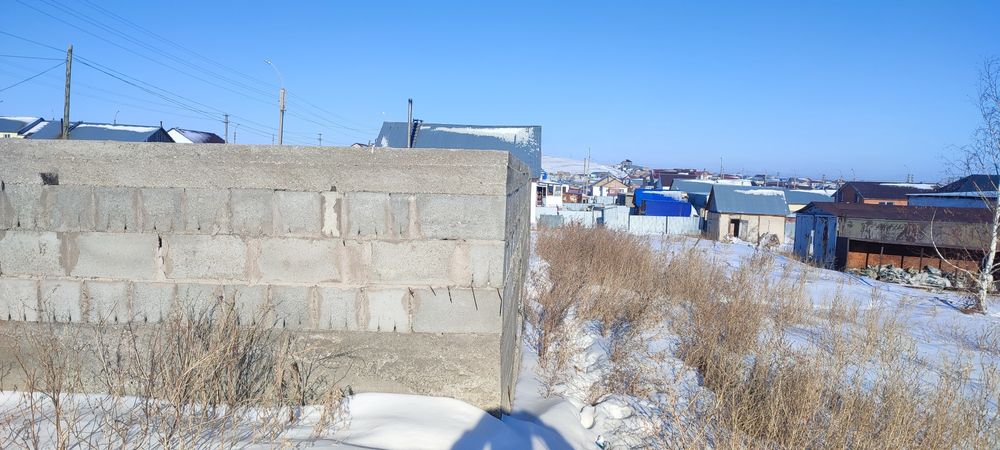 Участок с фундаментом