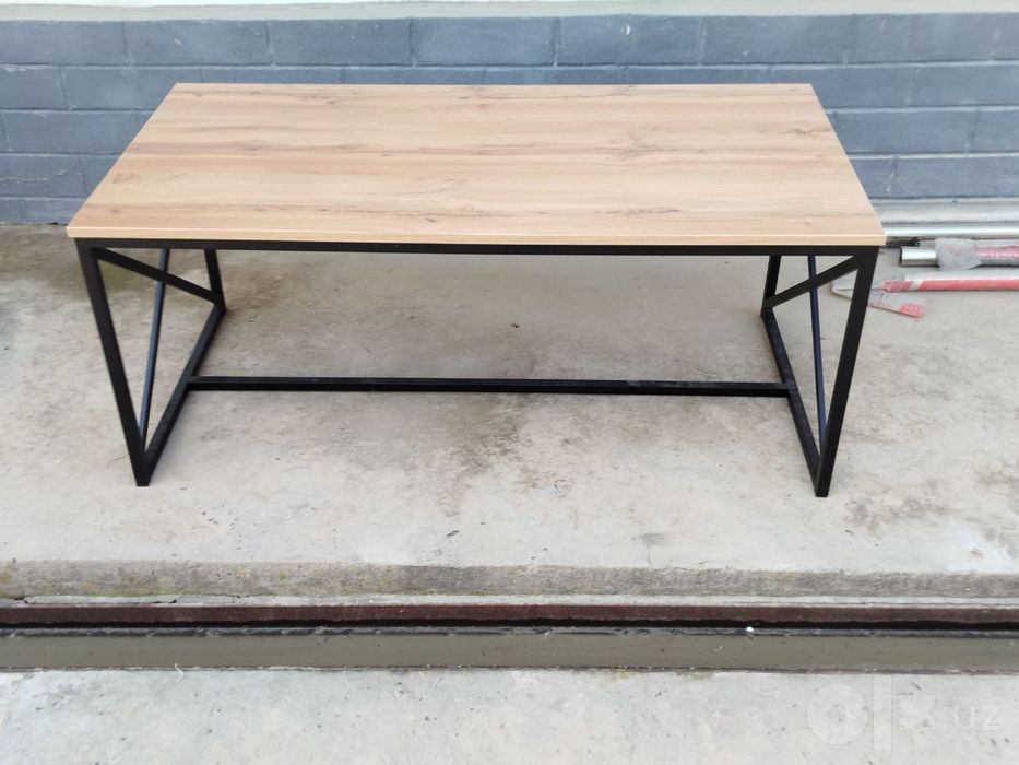 Loft mebel jurnalniy stol