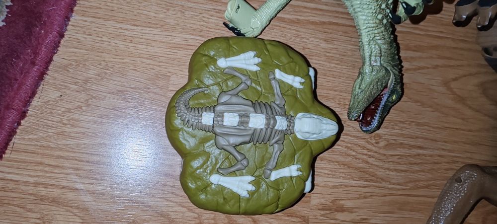 Dinozauri interactivi Telecomanda