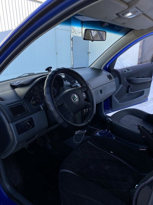 Продам skoda fabia 2003года