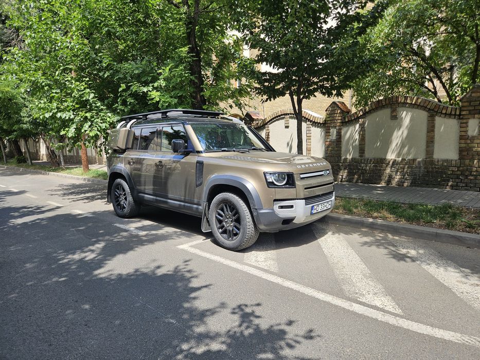 38900  Euro  . Land rover defender 110  2.0