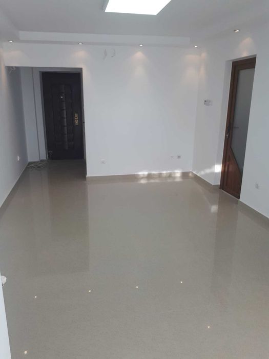 Închiriez spațiu comercial Calea Moldovei