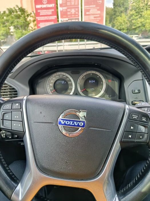 VOLVO XC60 2011 — imagine 5