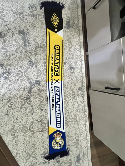 Продаю шарф Реал-Кайрат