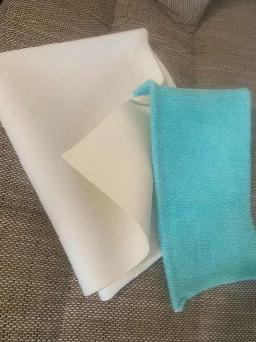 Продавам детски матрак + подарък