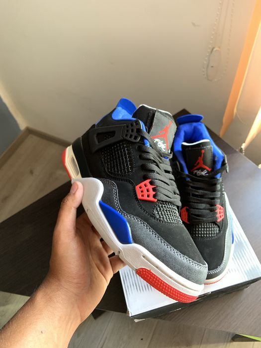 Jordan 4 Rare Air 42,43