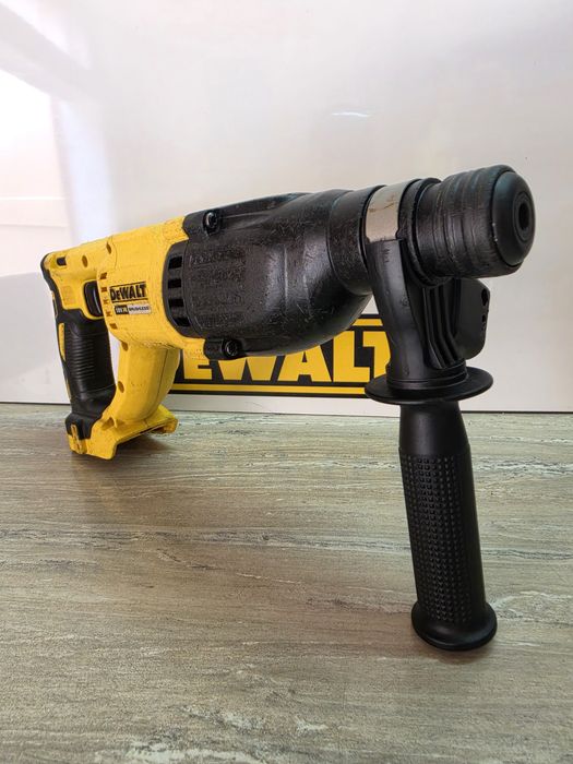 Dewalt Перфоратор DCH033 18V.