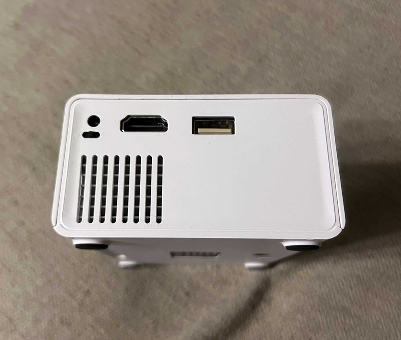 Mini proiector LED Z1 HDMI USB AV portabil stare buna Iasi • OLX.ro