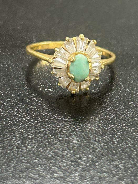 Кольцо делтое золото бриллианты