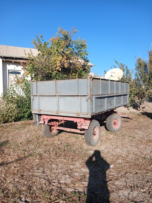 Traktor MTZ 80 sotiladi pritsepi bilan