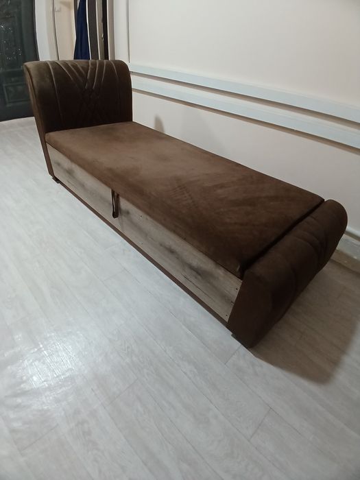 Диван сатылады таза