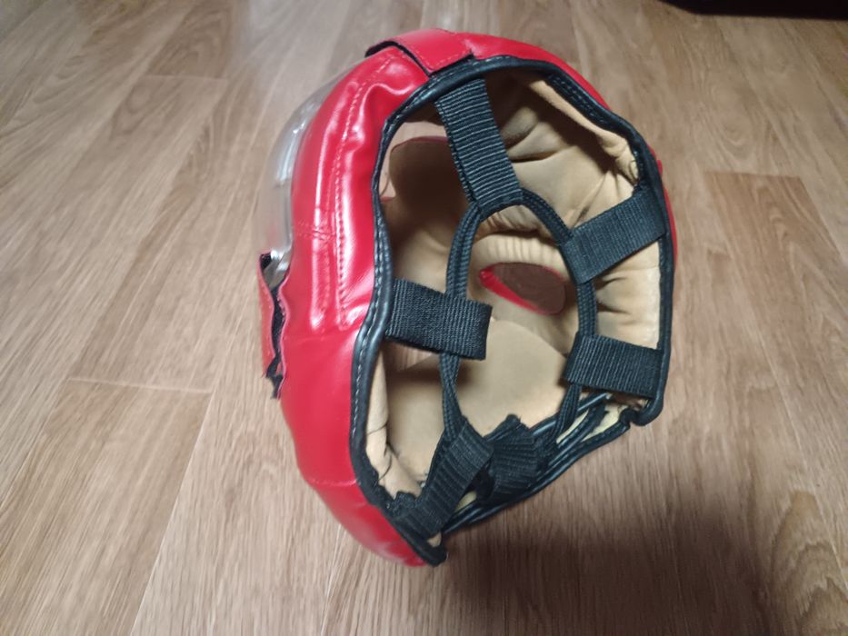 Шлем с стаклом красный