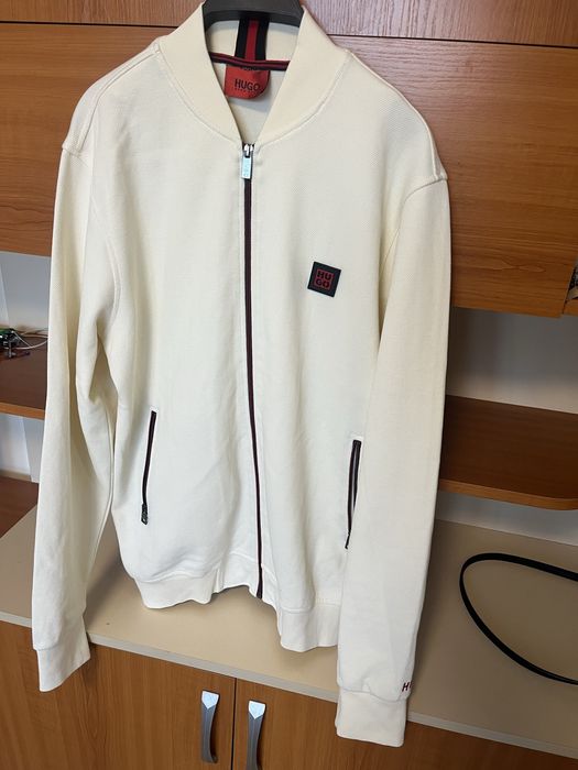 Суитчери - Adidas , Hugo . Нови и използвани .